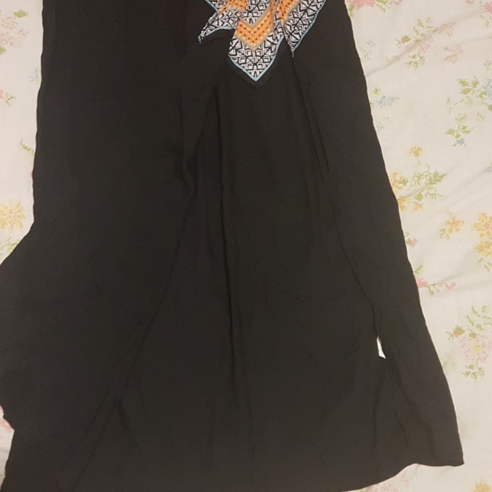Dresses - Picture 3 of 3